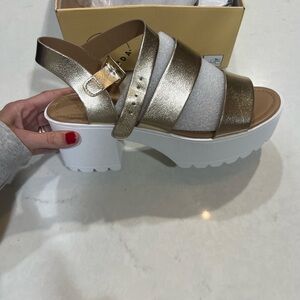New in box size 10 sandal